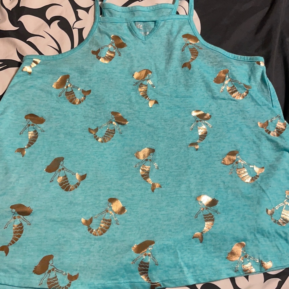 Justice shirt Size 18/20